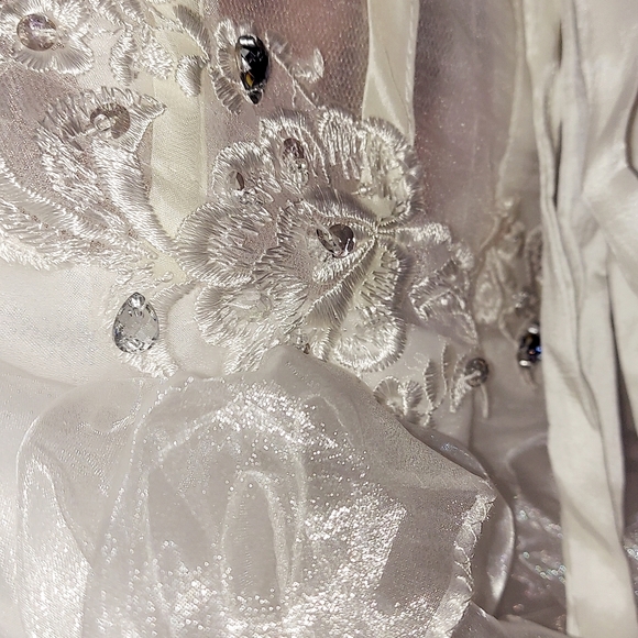 Floral wedding dress. - Picture 14 of 16